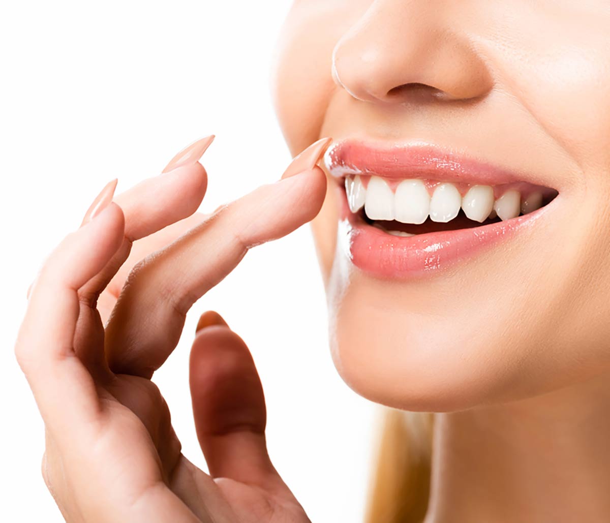 Say goodbye to the teeth gap with our veneers treatment in Aliso Viejo